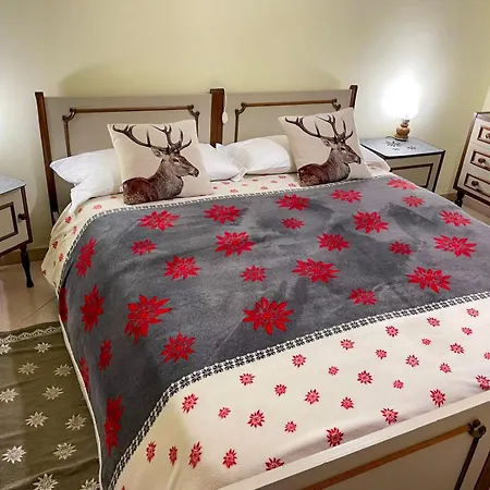 - Stefania Pescocostanzo