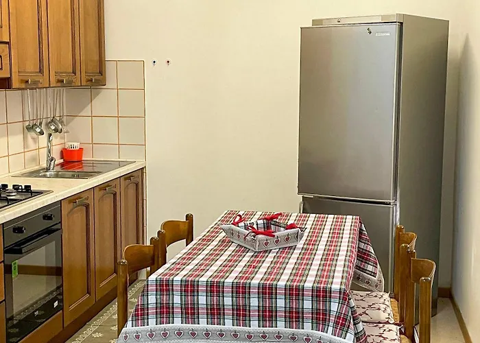 - Stefania Pescocostanzo