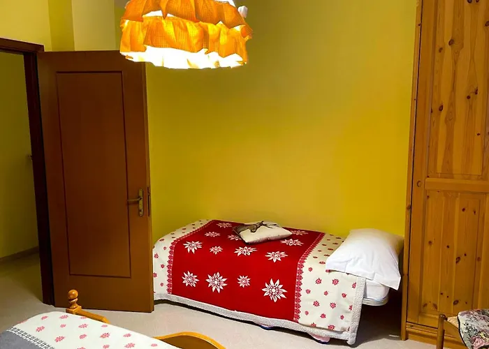 - Stefania Pescocostanzo