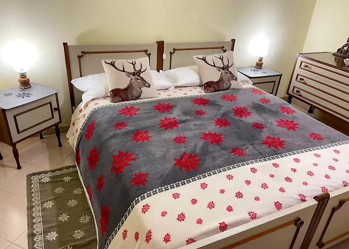 - Stefania Pescocostanzo